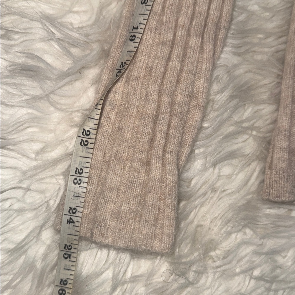 NAAM Lightweight Cashmere Ribbed Sweater - Picture 9 of 12